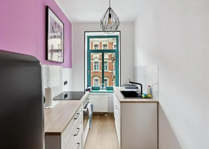 B Our Guest At New Vintage Chic *