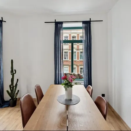 B Our Guest At New Vintage Chic Dresda